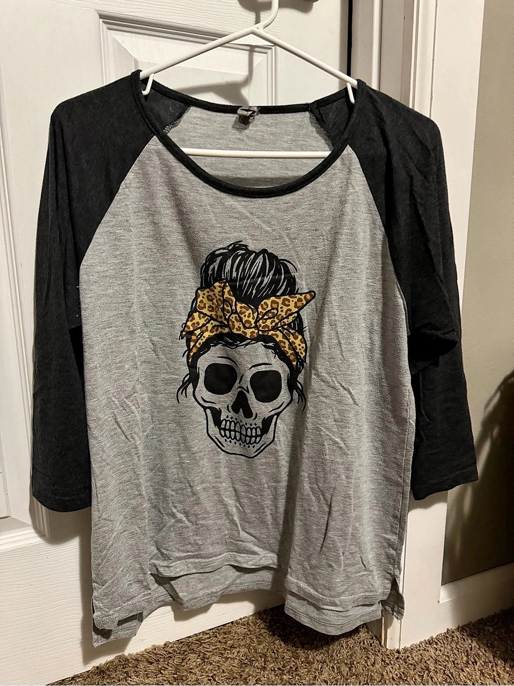 Skull Graphic Raglan Long Sleeve Gray & Black